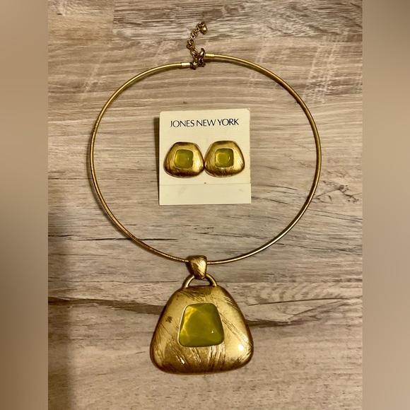 A set of stylish Jones New York jewelry - necklace and earrings. - Picture 1 of 11